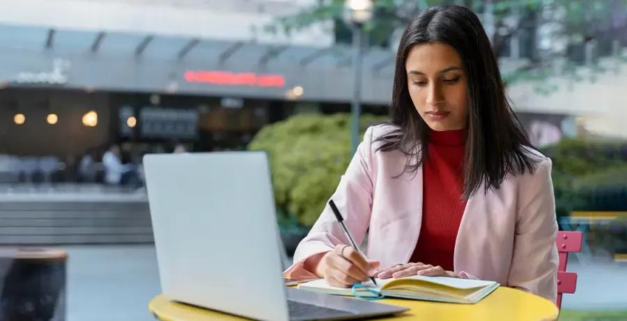 The Complete Guide to Pursuing Online MA Degree in 2025