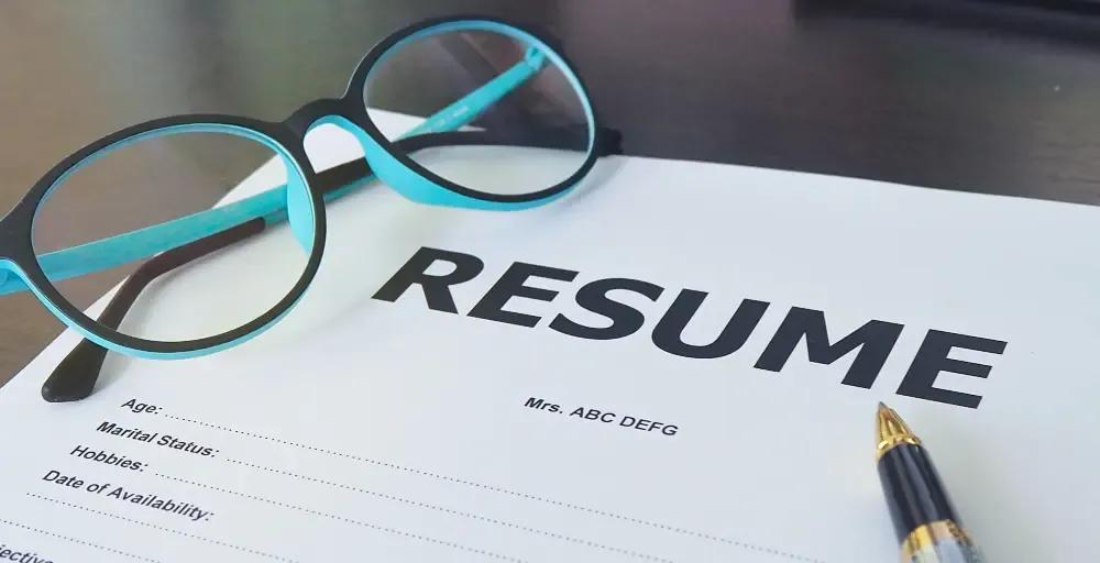 20+ Career Objectives Examples & Tips for Experienced Professionals