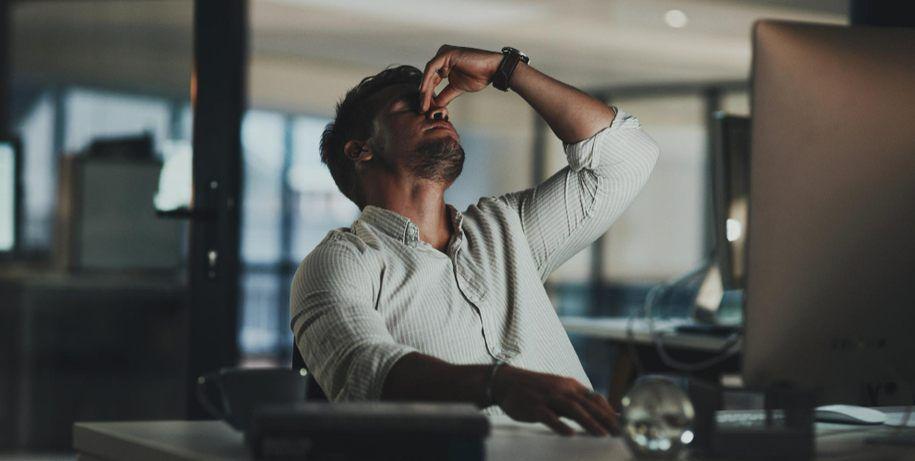 The Cost of Micromanagement: How It Impacts Productivity and Innovation